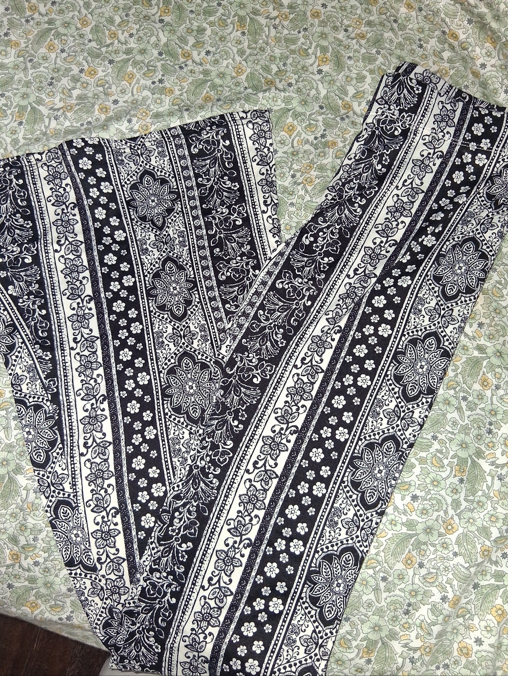 Vibe Black and White Floral Bandana Print Pants